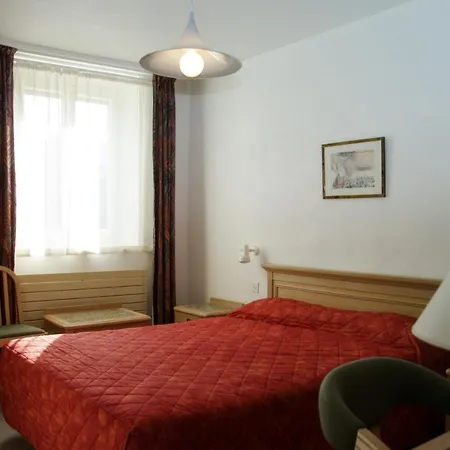 Les Portes Du Cantal Hotel 2*