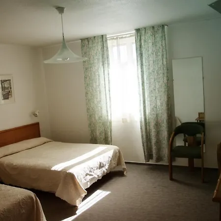 Les Portes Du Cantal Hotel